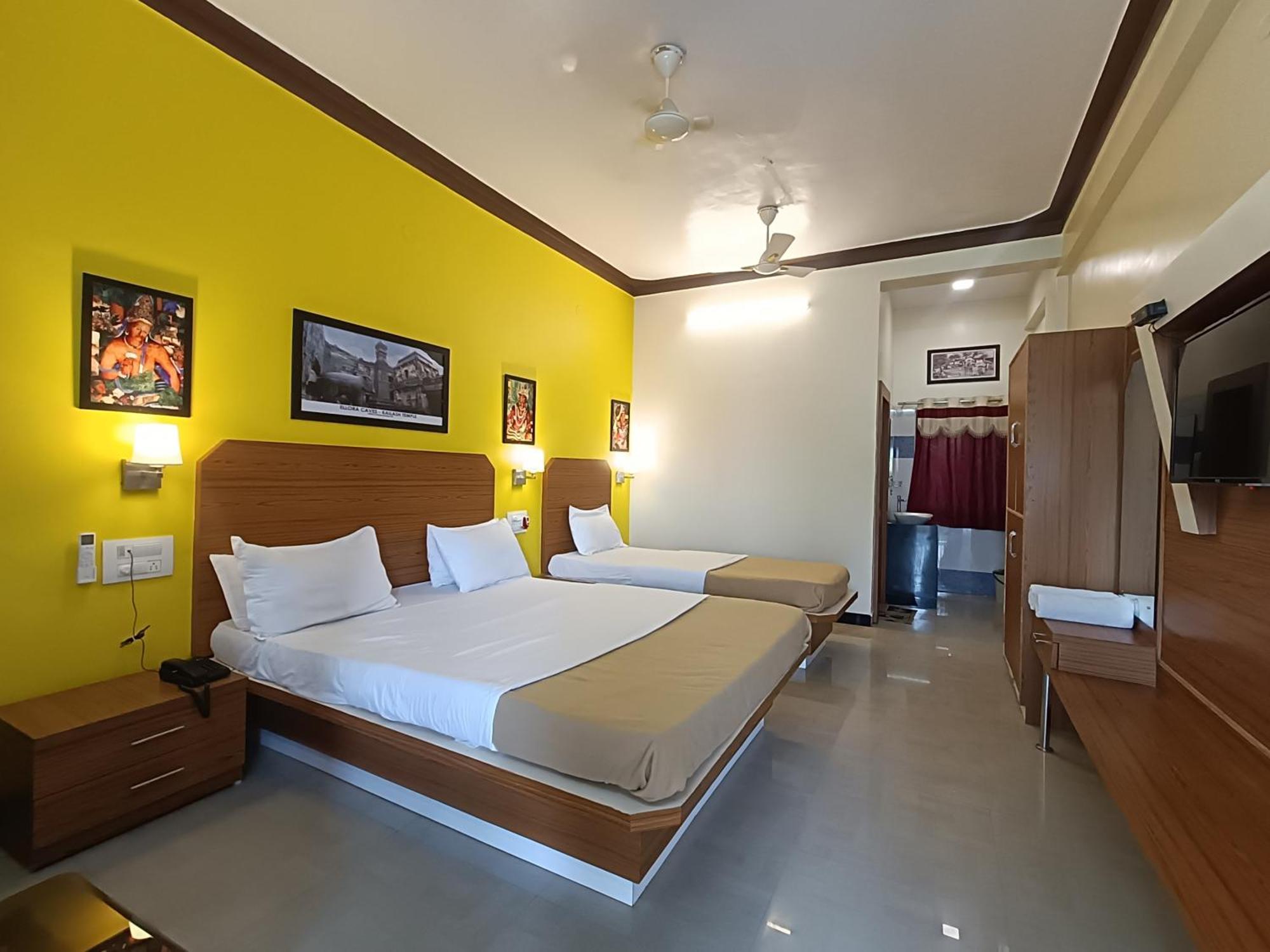 Ellora Heritage Resort Exteriör bild